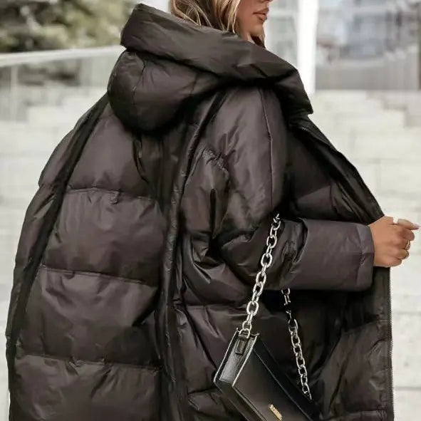 Kurze schwarze Damen-Steppjacke mit Kapuze und weiter Passform