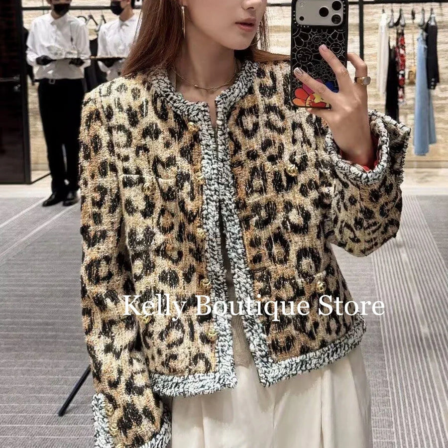 Veste Femme Tissu Texturé Imprimé Léopard Col Rond Boutons Dorés