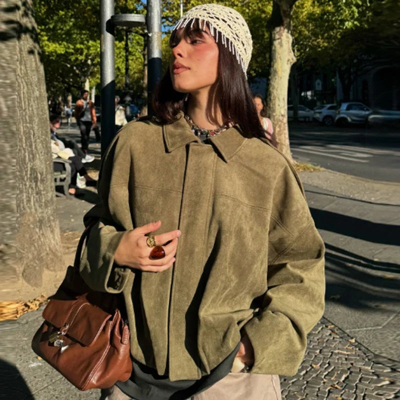 Veste courte bomber femme style décontracté coupe ample avec col classique et épaulettes plusieurs couleurs