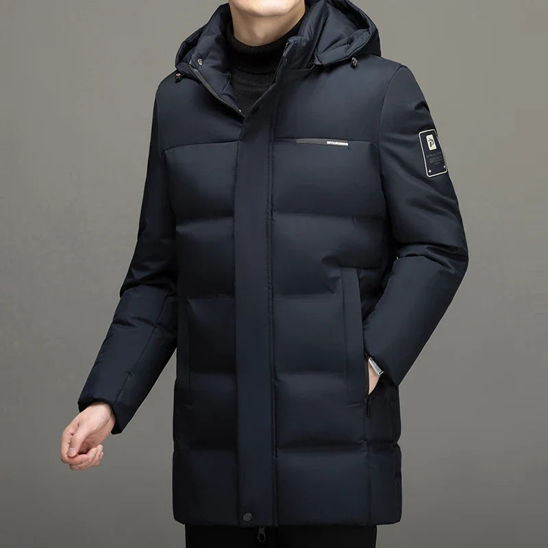 Warme lange Herren-Kapuzensteppjacke mit Füllung in Olivgrün