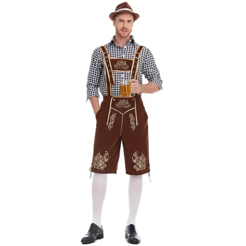 Bayersk herrekostume med korte seleshorts og ternet skjorte til Oktoberfest