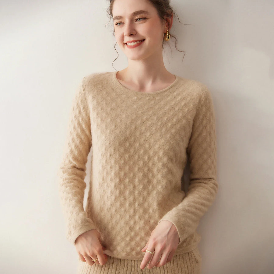 Maglione da donna con collo rotondo e delicato motivo testurizzato - Maniche lunghe, vestibilità rilassata