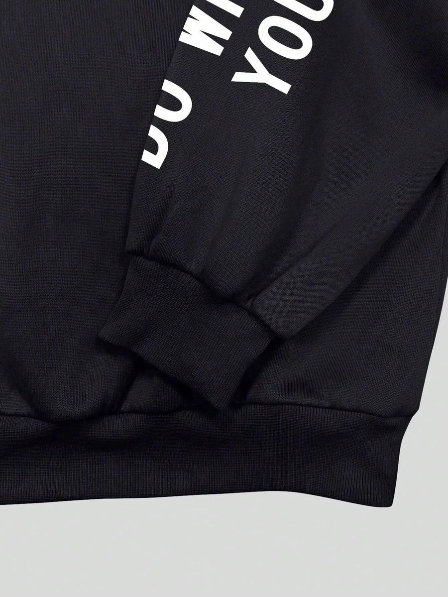 Sweatshirt til kvinder med rund hals, tekst på ærmer og skulder: "DO WHAT MAKES YOU HAPPY"