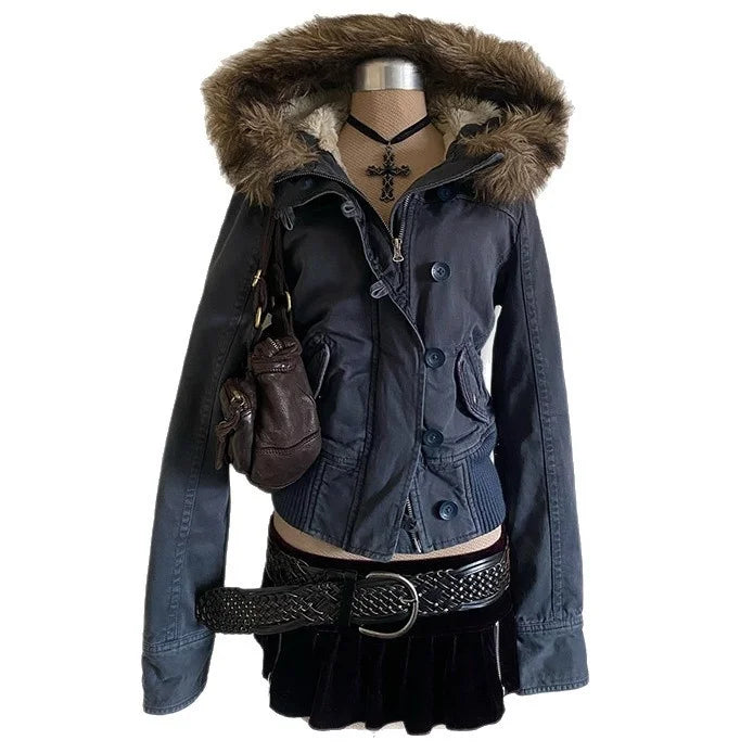 Blouson court Femme à capuche bordée de fausse fourrure et col montant