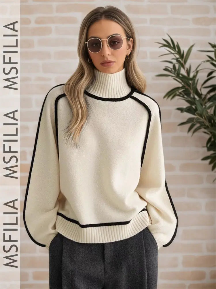 Pull Col Roulé Femme Beige avec Bordures Contrastées Noires, Manches Longues