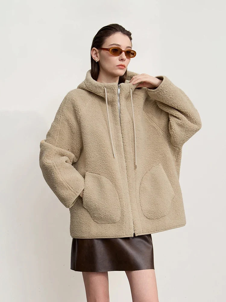Giacca con cappuccio beige/cachi in tessuto morbido foderato effetto montone da donna