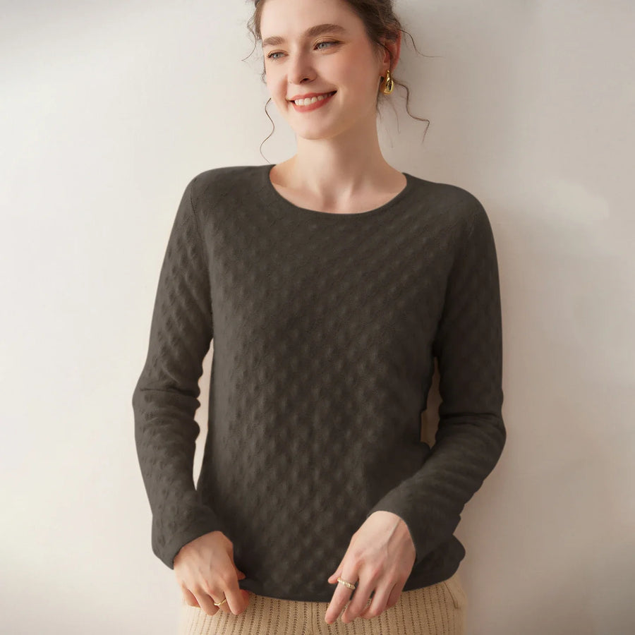 Maglione da donna con collo rotondo e delicato motivo testurizzato - Maniche lunghe, vestibilità rilassata
