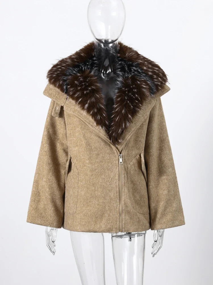 Veste courte femme coupe ample grise avec col et doublure d'aspect fourrure