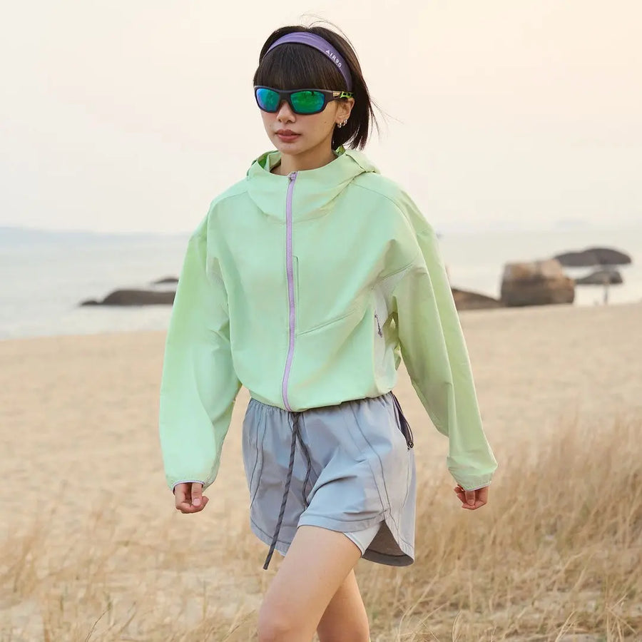 Veste courte à capuche légère pour femme, coloris variés