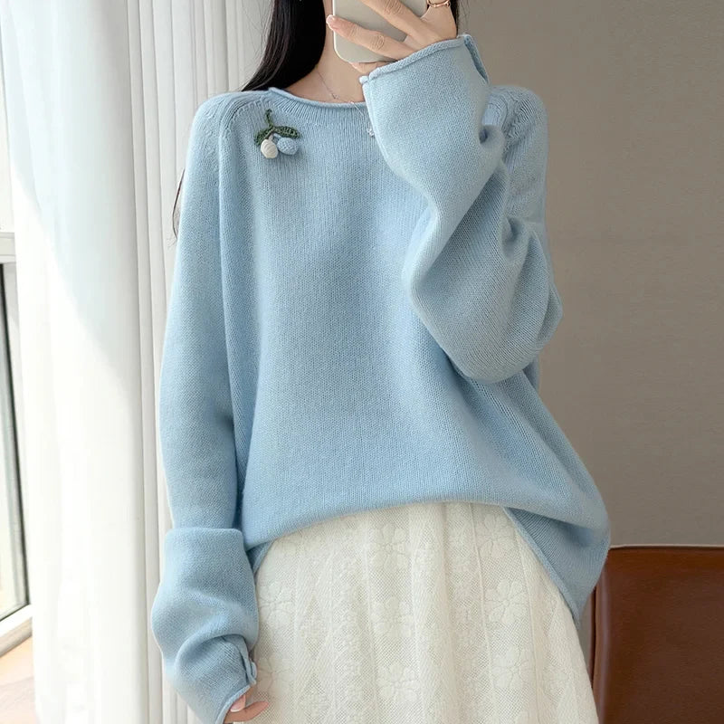 Oversized pullover til kvinder med lange ærmer og broderet mønster - fås i flere farver