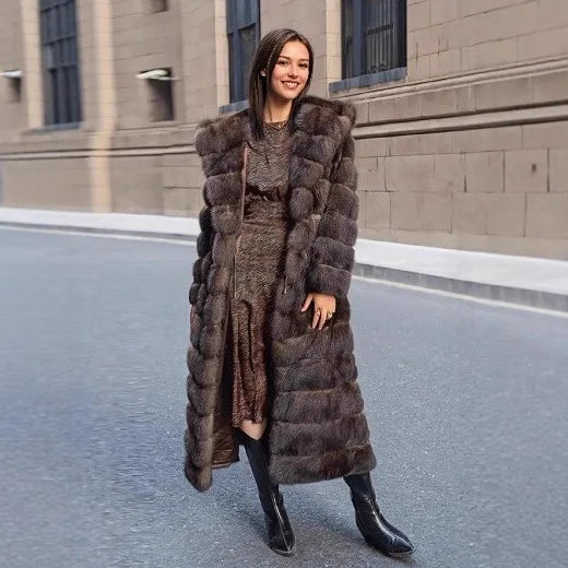 Cappotto lungo da donna con cappuccio in ecopelliccia spessa marrone