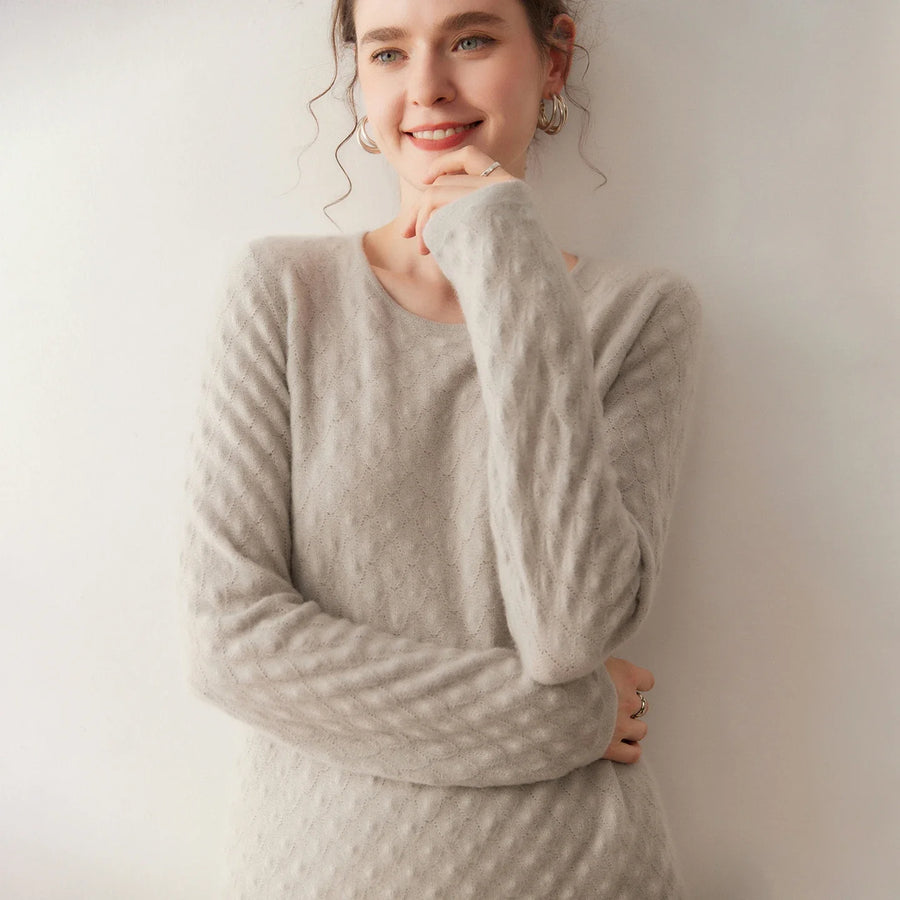 Maglione da donna con collo rotondo e delicato motivo testurizzato - Maniche lunghe, vestibilità rilassata