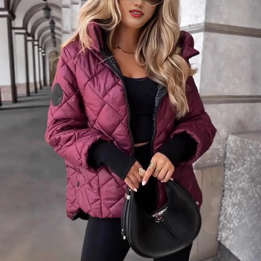Bordeauxrote gesteppte Damen-Daunenjacke mit Kapuze, kurze lässige Passform