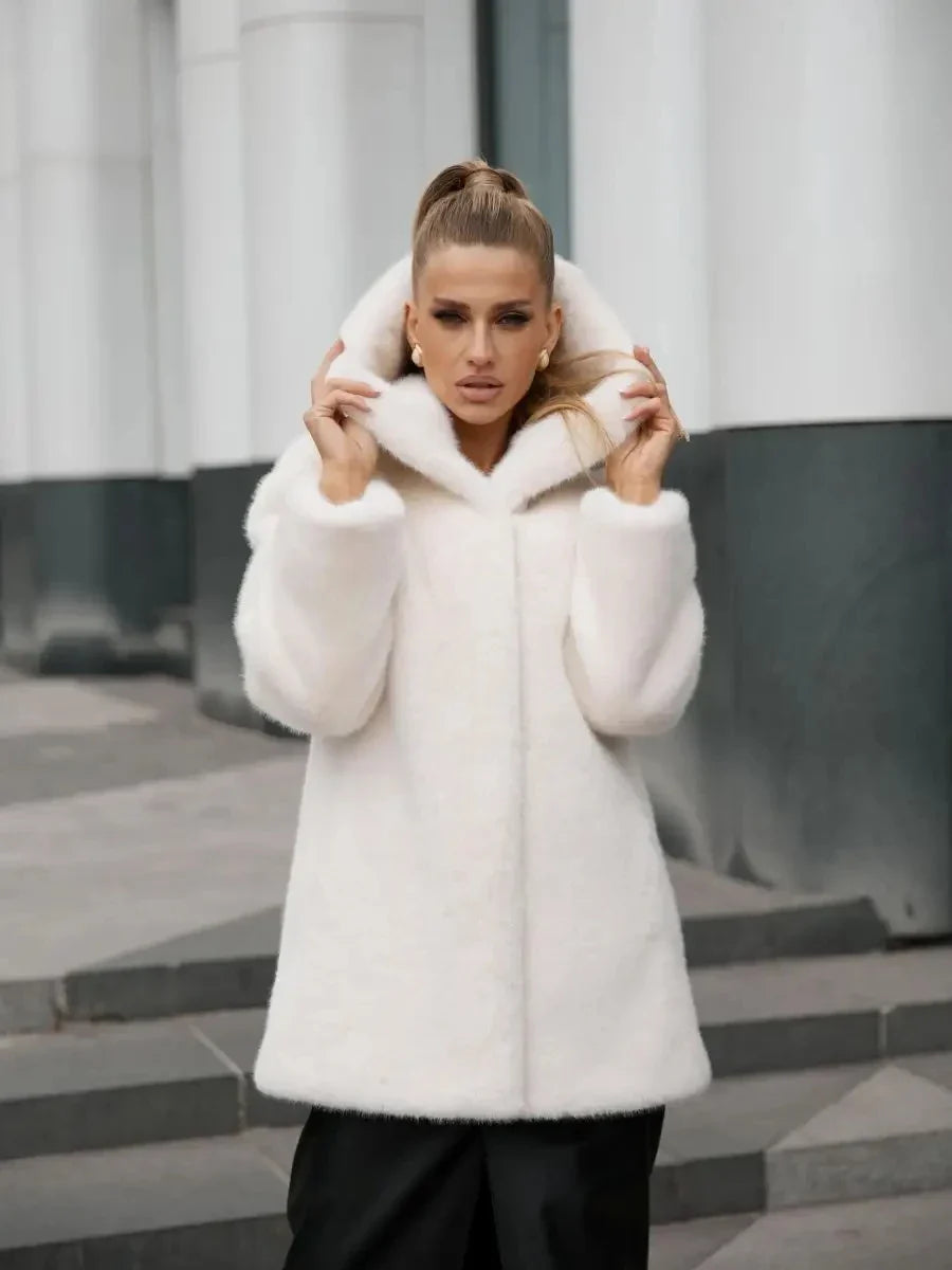 Abrigo de pelo sintético suave con capucha para mujer, blanco