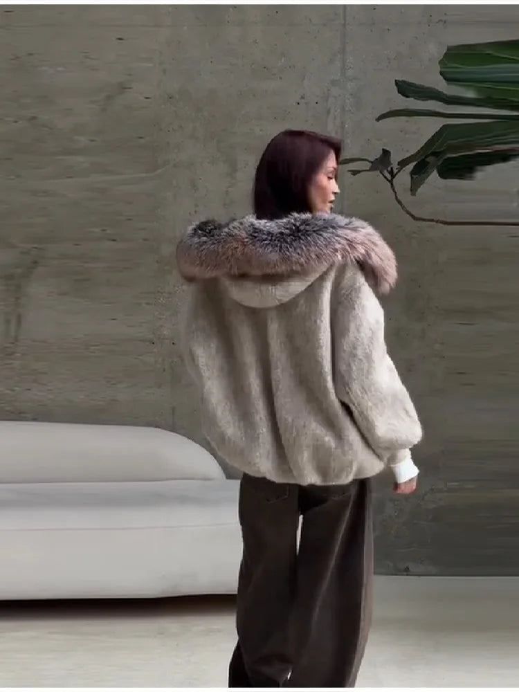 Veste courte femme coupe ample grise avec col et doublure d'aspect fourrure