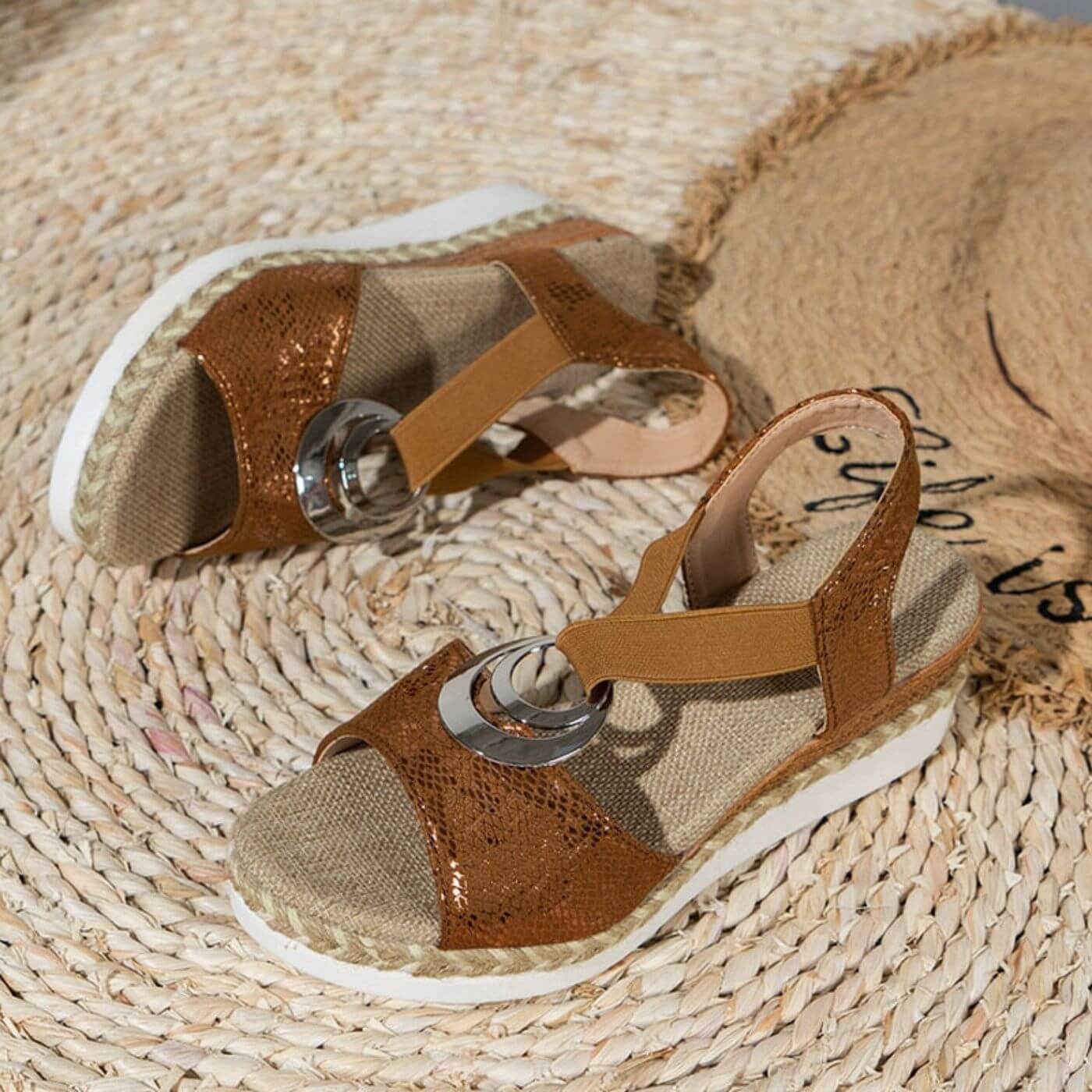 Sandales compensées femme style tendance urbain été