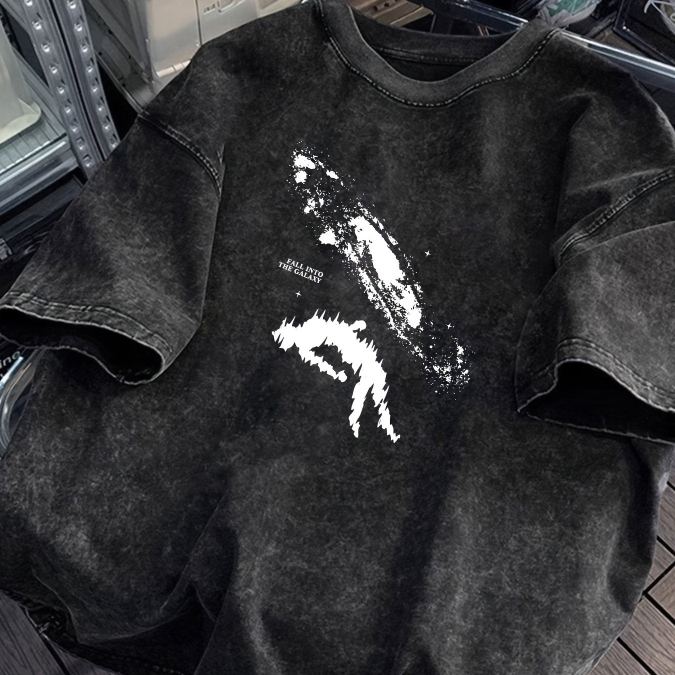 T-shirt imprimé style urbain pour homme, coupe décontractée, idéal pour l'été