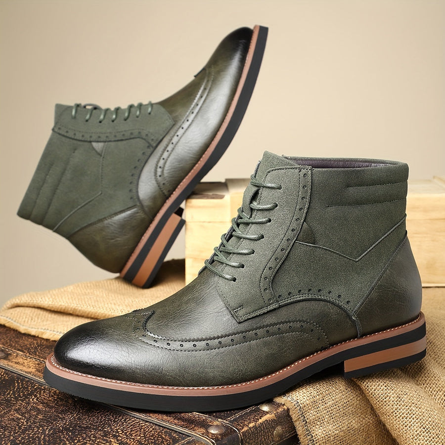 Botas chukka de hombre bicolores con broguing, cordones y estilo elegante