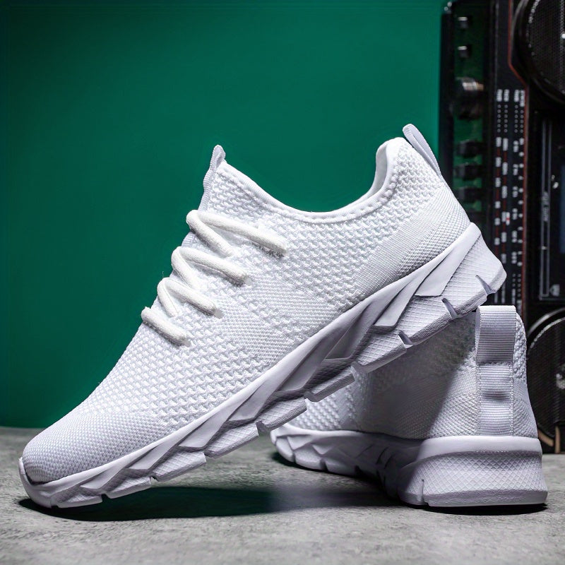 Moderne Sportschuhe für Damen zum Training und für den Alltag