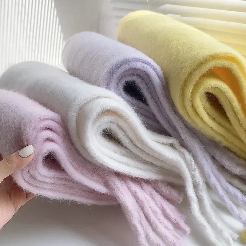 Weicher Fransenschal aus Strick im Winterstil, mehrere Farben erhältlich