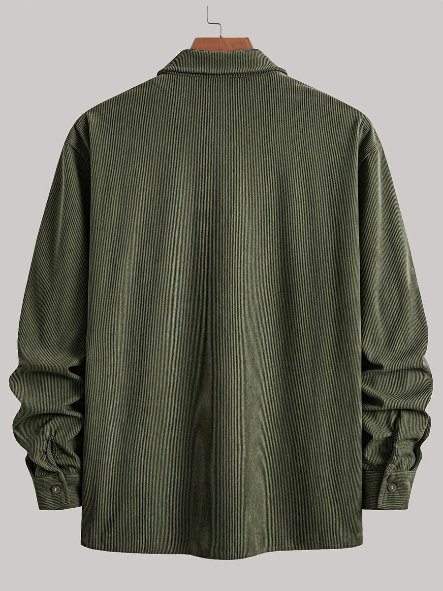Herrenhemd im Overshirt-Stil aus geripptem Stoff mit Knöpfen und Brusttaschen