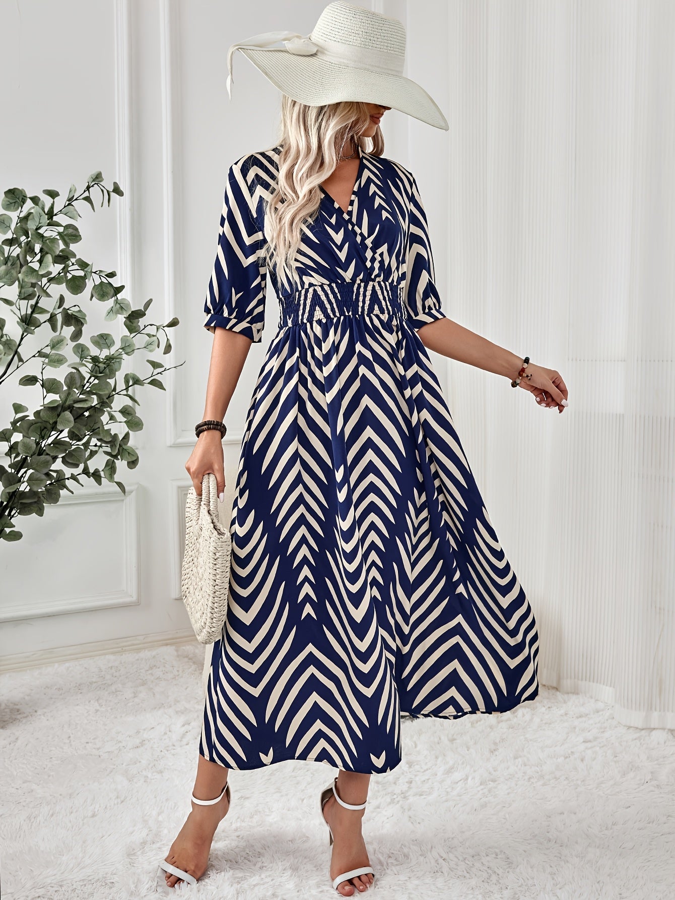 Robe longue femme style maxi à motif chevron, élégance moderne pour occasions et sorties