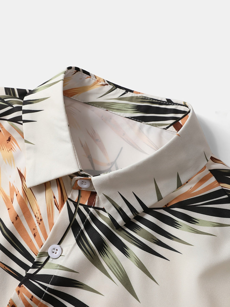 Afslappet sommeroutfit til mænd - Skjorte med palmeprint & shorts - Strand- og feriestil