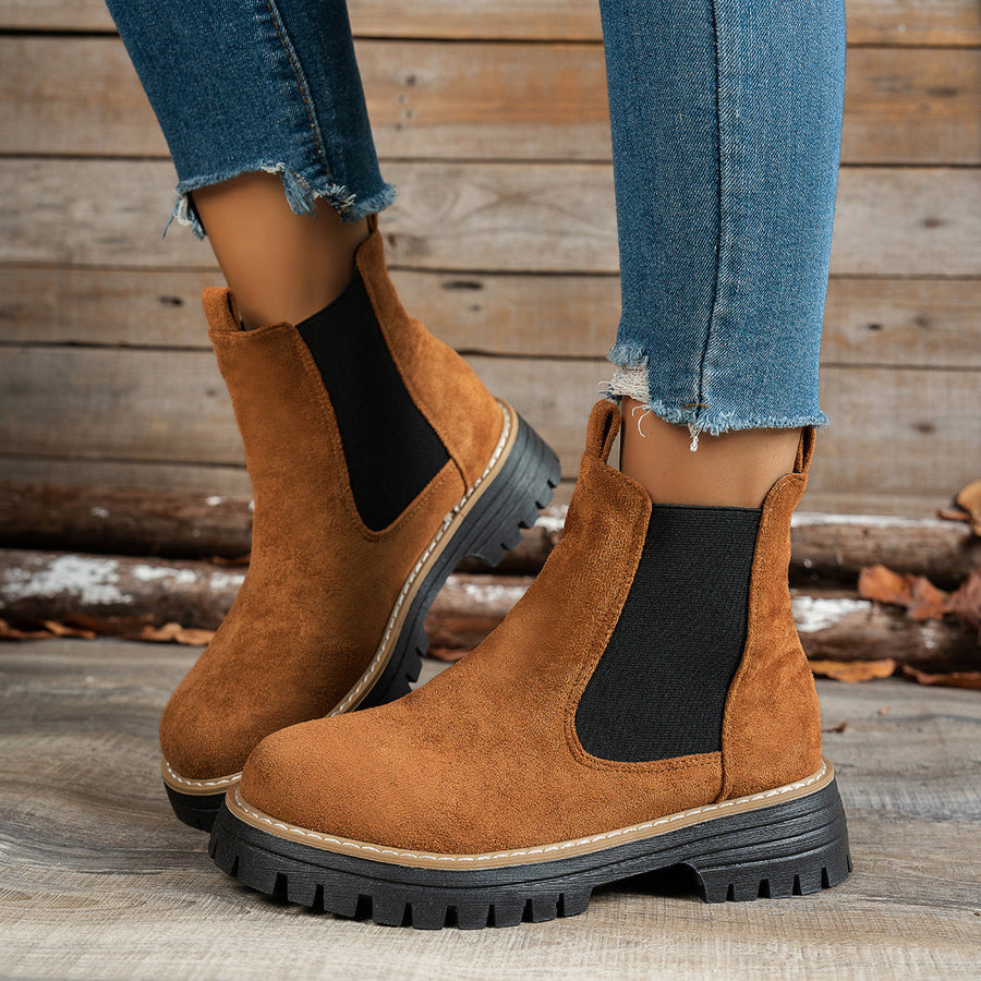 Women's Chelsea boots in soft material, lug sole, solid color