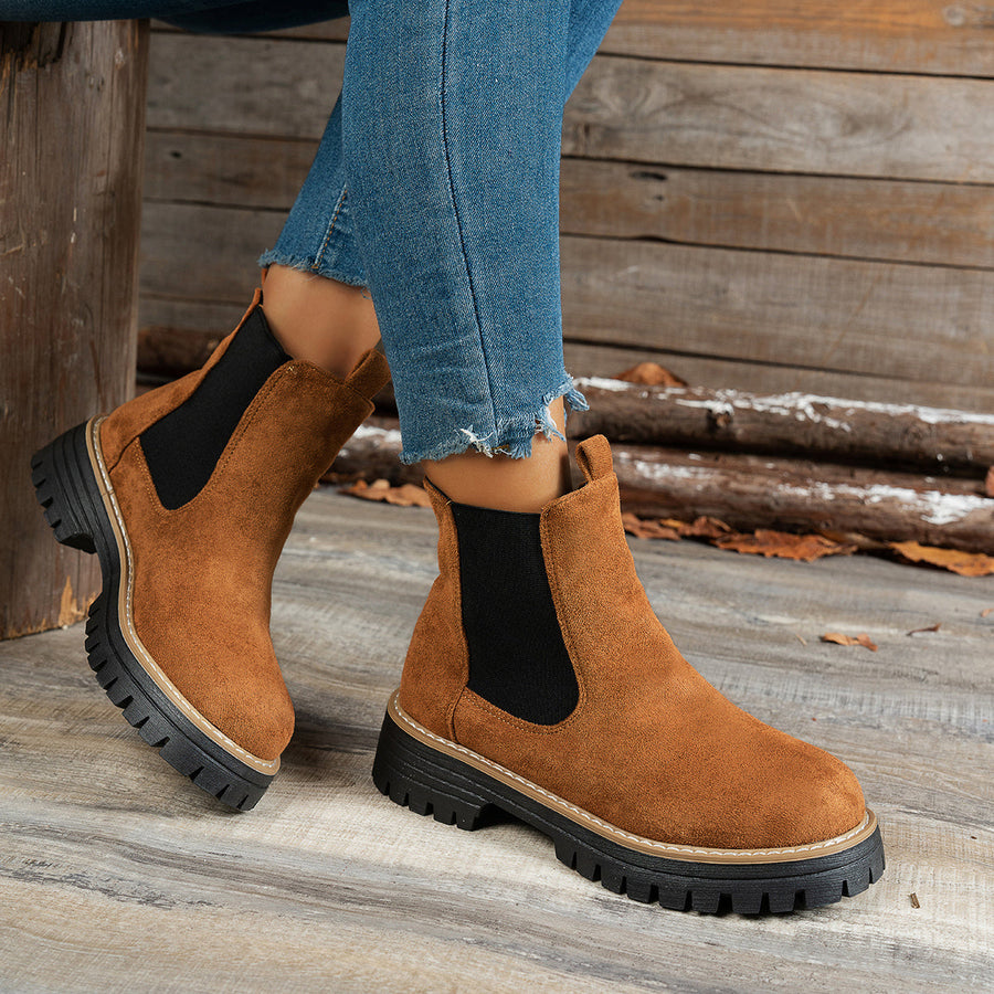 Women's Chelsea boots in soft material, lug sole, solid color