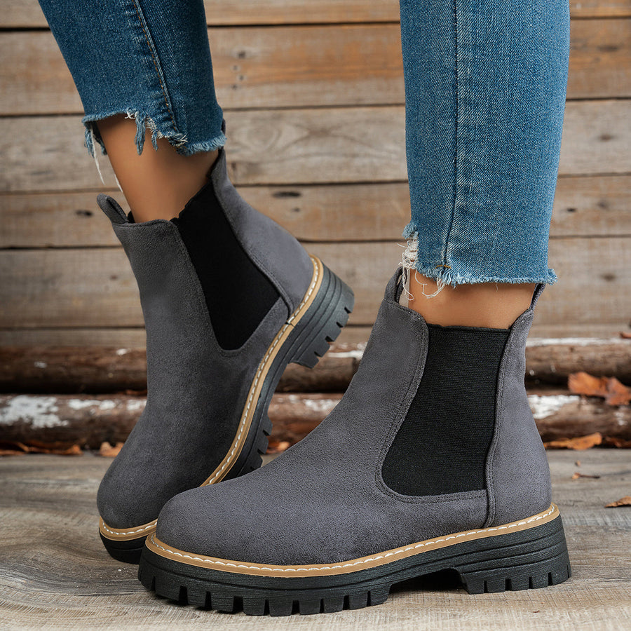 Women's Chelsea boots in soft material, lug sole, solid color