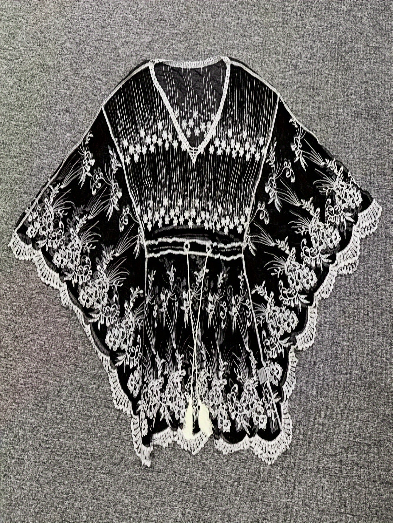 Tunique de plage femme style bohème brodée à manches chauve-souris – Poncho couverture élégante pour vacances et piscine