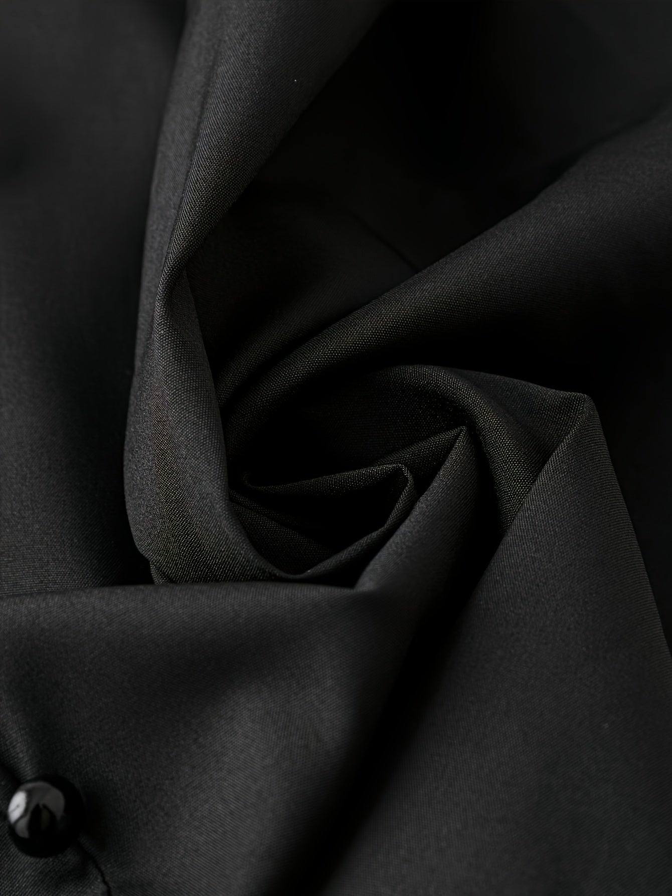 Damski top na cienkich ramiączkach z guzikami i koronką – Stylowy i elegancki na każdą okazję