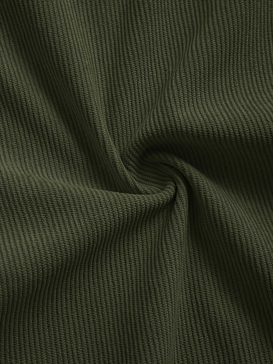 Herrenhemd im Overshirt-Stil aus geripptem Stoff mit Knöpfen und Brusttaschen