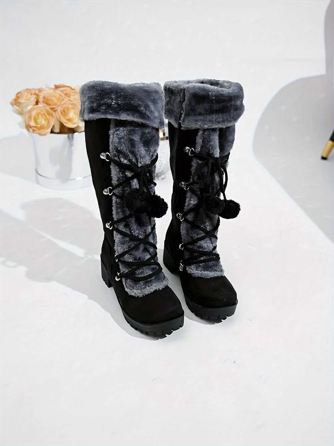 Bottes Femme Noires Mi-Mollet Effet Daim avec Doublure Fourrure Grise et Lacets Décoratifs
