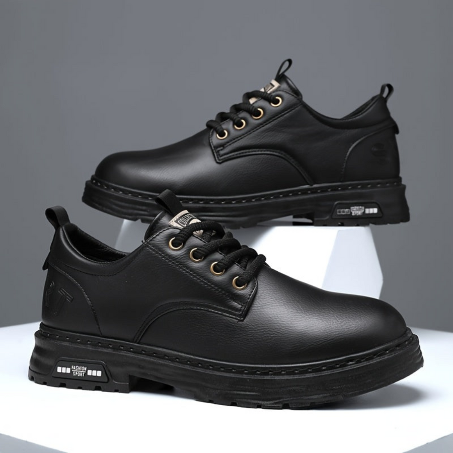 Scarpe basse da uomo nere con lacci e suola spessa
