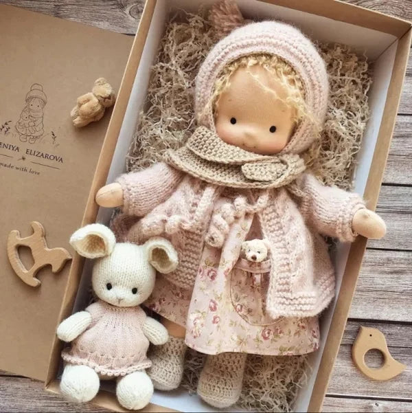 Dolly - Håndlavet Waldorf-dukke