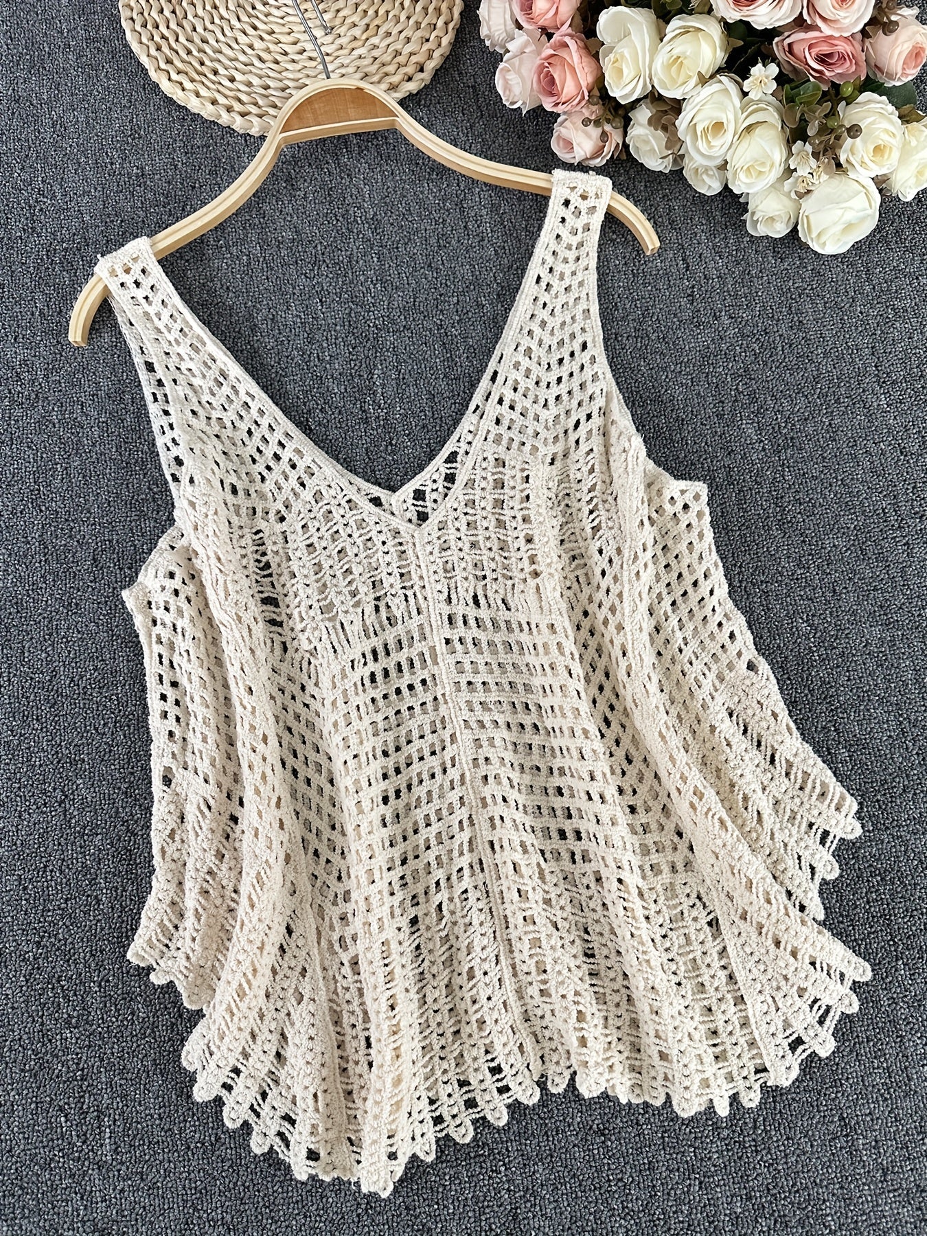 Top bohème femme à col V profond, style crochet ample, idéal été et plage