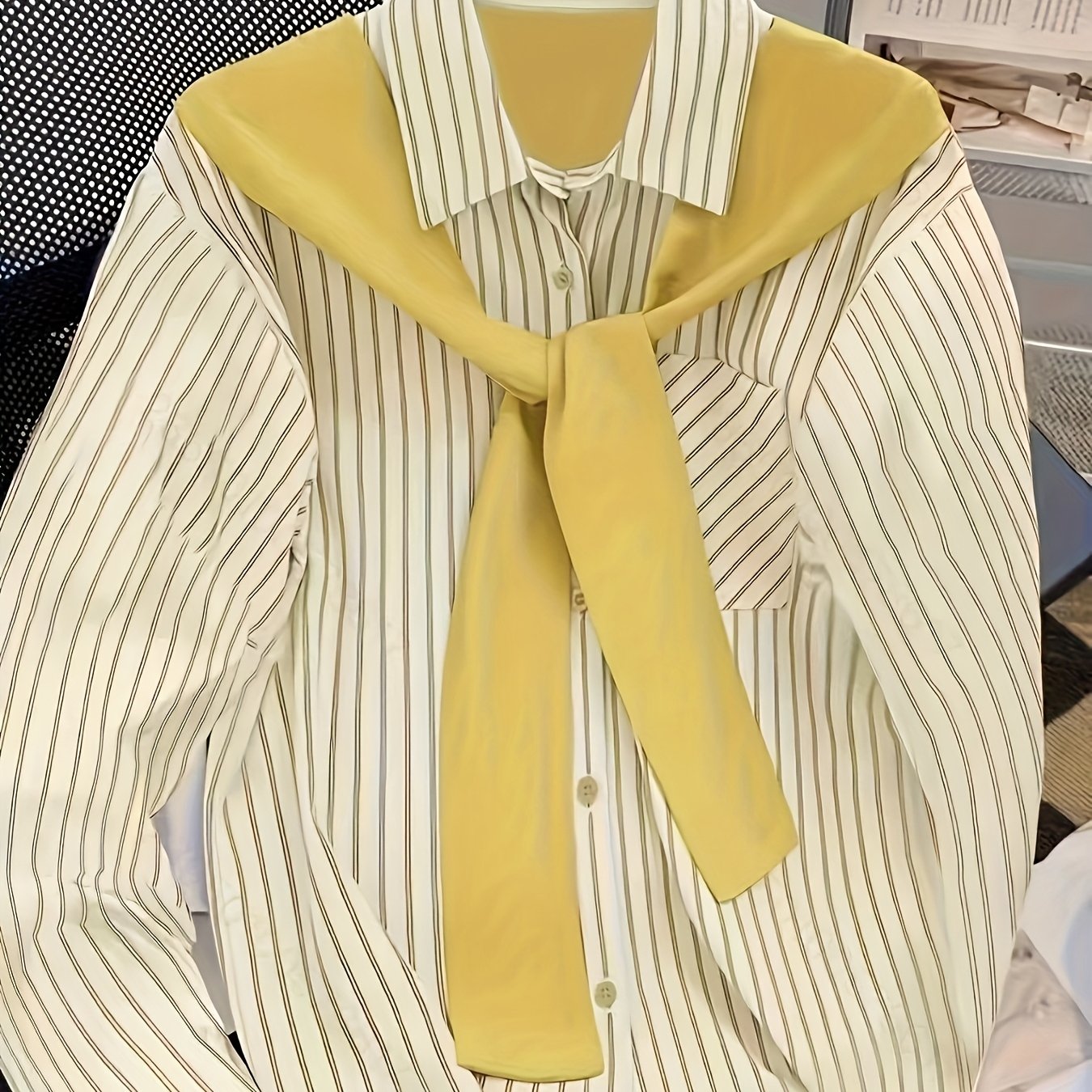 Chemise rayée femme à manches longues avec fausse écharpe nouée devant
