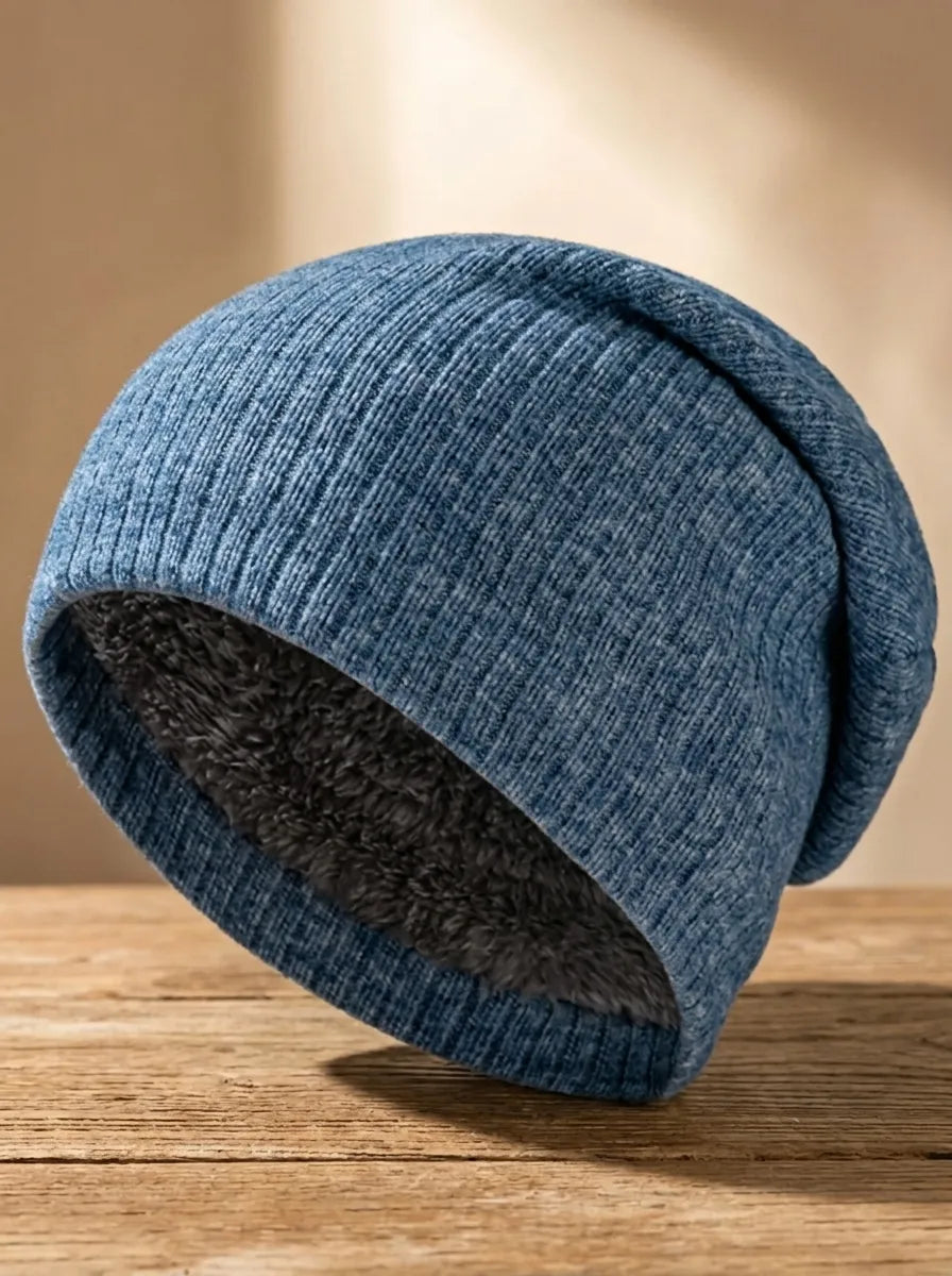 Ribbstickad, varmt fodrad mössa för herr och dam
