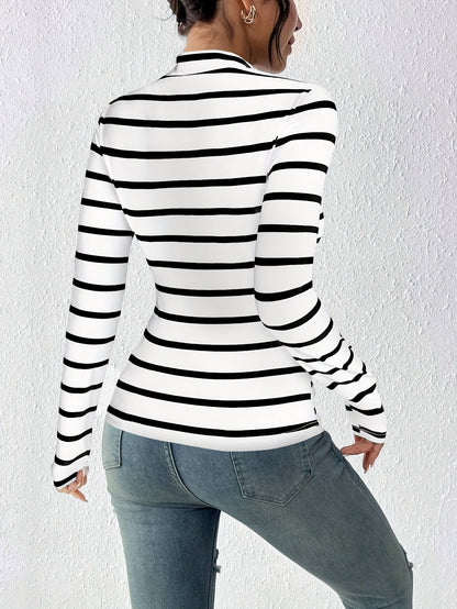Haut moulant femme col montant rayé noir et blanc à manches longues