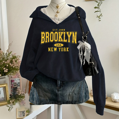 Sweat-shirt col zippé brodé Brooklyn à manches longues pour femme