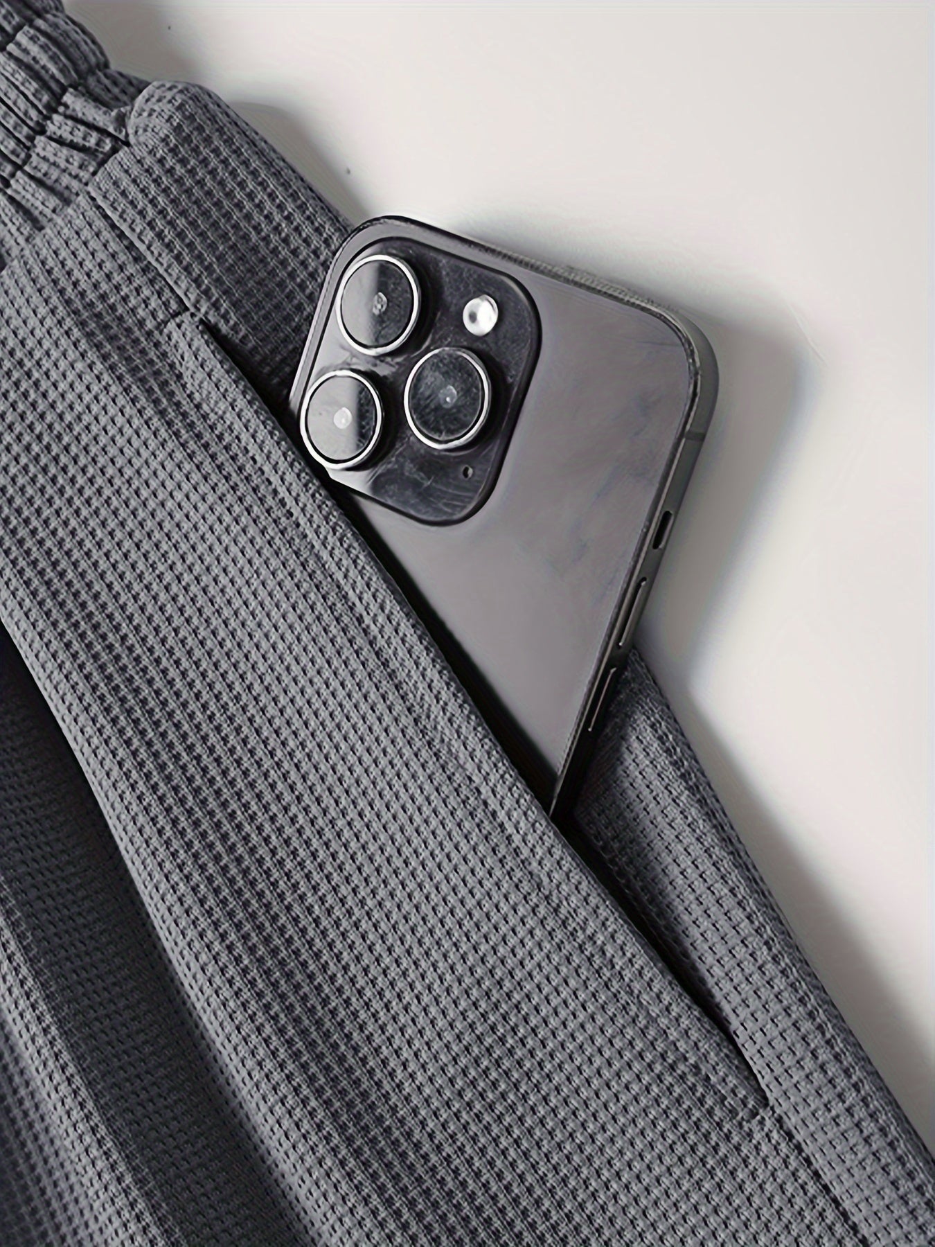 Completo uomo informale due pezzi maglietta larga e pantaloncini stile urbano ideale per relax e uscite