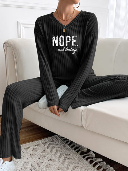 Ensemble côtelé Femme avec inscription "NOPE not today", col en V et pantalon large