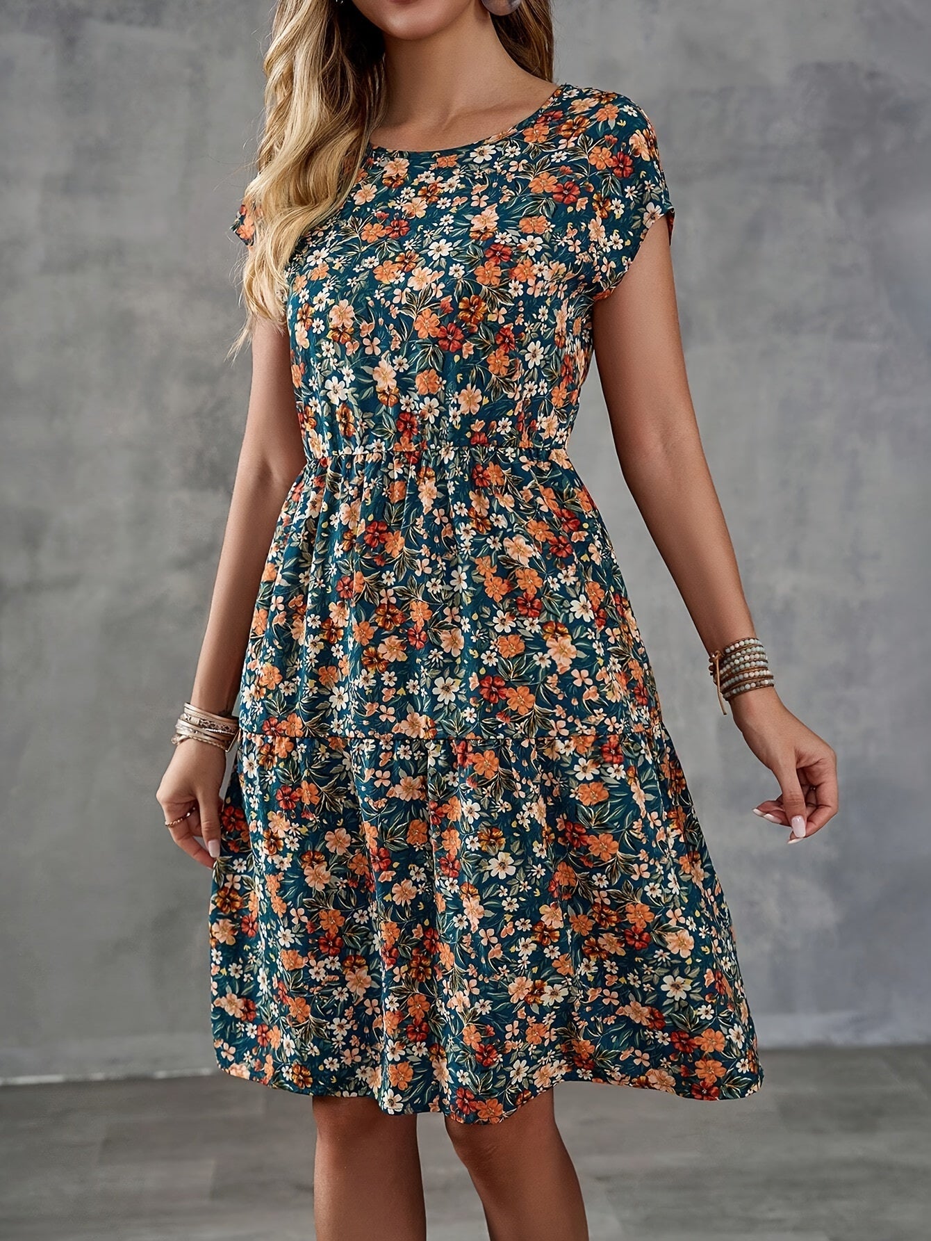 Abito floreale casual da donna stile vacanze con maniche corte
