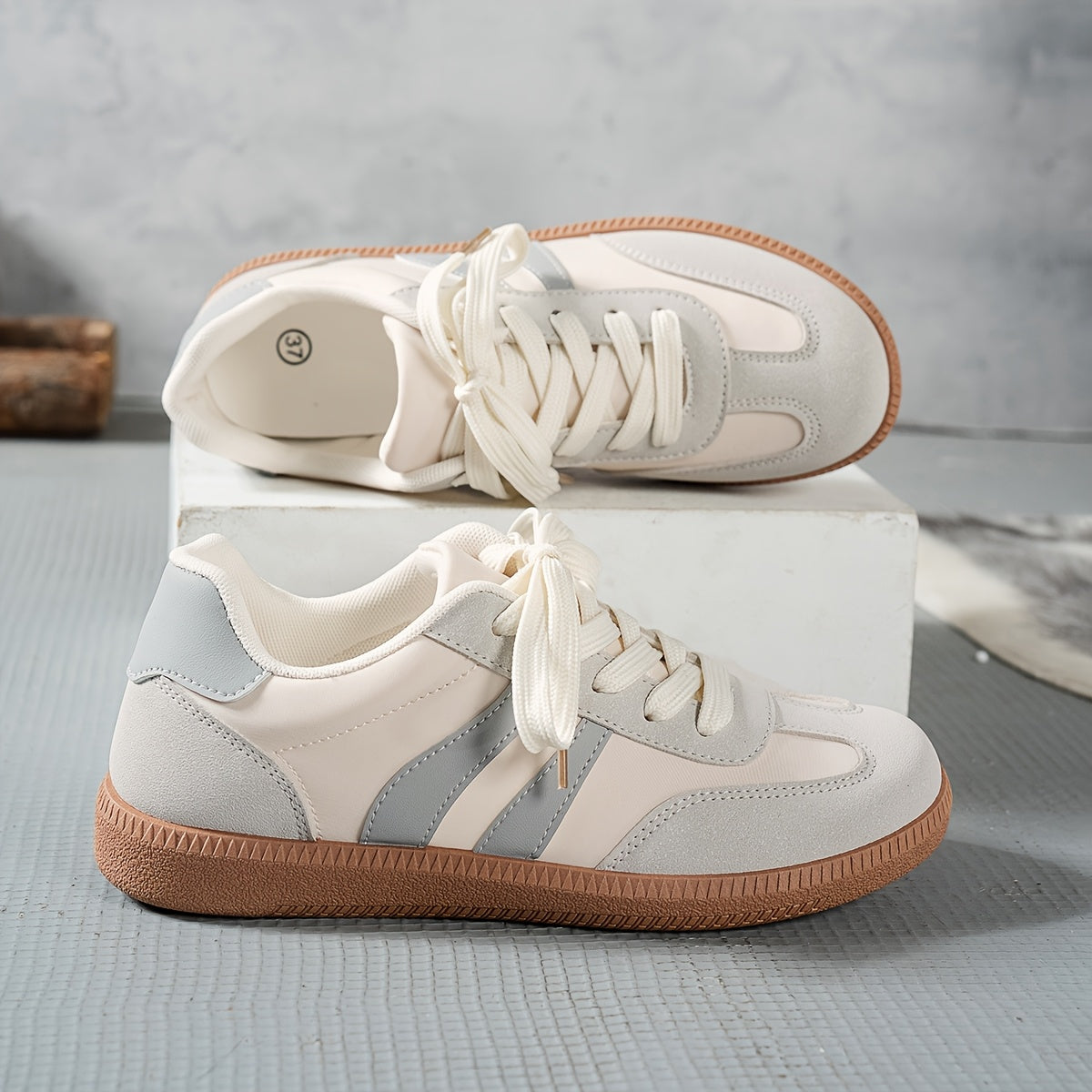 Sneakers casual da donna stile retrò urbano – Scarpe alla moda per tutti i giorni