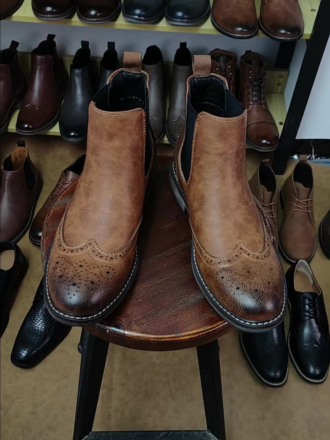 Bottes Chelsea Homme Marron Brogue Détails Perforés Élastiques Latéraux Semelle Bleue