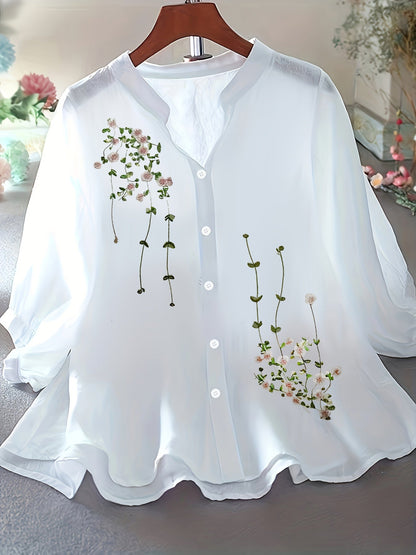 Elegant damebluse med blomsterbroderi i sommerstil til kontor eller udflugt