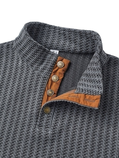 Pull homme à col montant boutonnable, motif tissé et empiècements aux coudes
