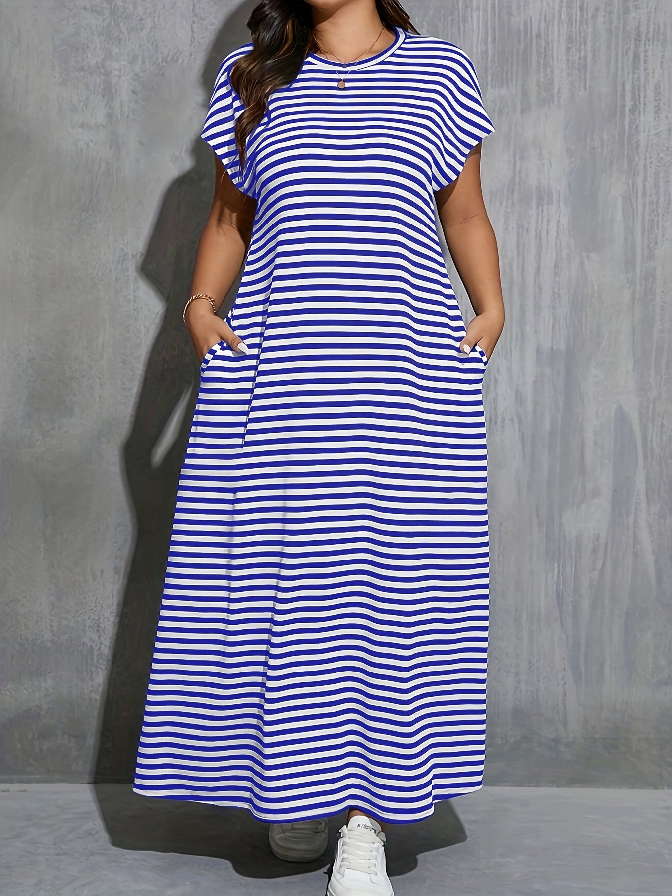 Langes, lässiges Damenkleid mit Streifen, alltäglicher und trendiger Stil