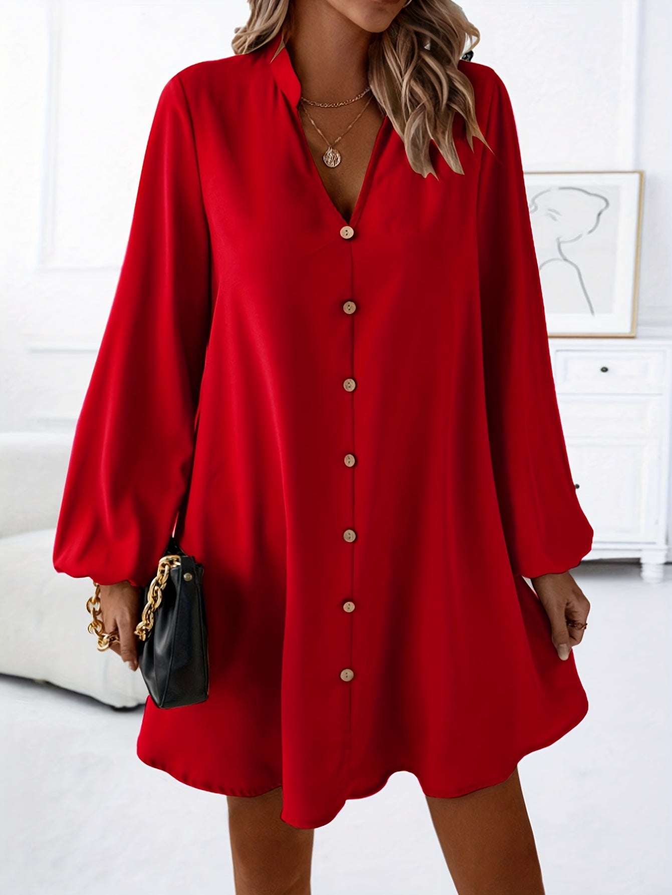 Abito camicia casual con bottoni da donna, stile chic e moderno, ideale per primavera ed estate
